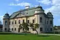 Schloss im Ort