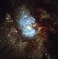 Aufnahme der zentralen H-II-Region im ultravioletten und sichtbarem Licht mithilfe des Hubble-weltraumteleskops