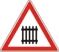 A-38Bahnübergang mit Schranken