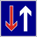 B-6Vorrang vor dem Gegenverkehr