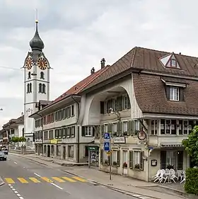 Marktgasse mit Wirtschaft Rössli und Reformierte Kirche