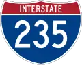 Straßenschild der I-235
