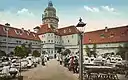 Im Hof der nachgebauten Pleißenburg („Alt-Leipzig“, Nr. 13 im Plan)