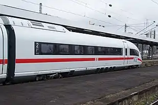 Aerodynamischer Aufbau ab dem hinteren Teil der Endwagen