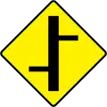W-007-L-RVorfahrt (Versetzte Kreuzung – links/rechts)