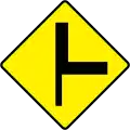 W-018-RVorfahrt gewähren (Einmündung an einer scharfen Kurve – rechts)