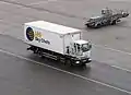 Iveco Eurocargo mit verkleinertem Führerhaus auf dem Stuttgarter Flughafen