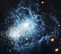 Hervorhebung der Gasstrukturen (bläulich) in der mithilfe des Hubble-Teleskops erstellten Aufnahme