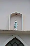 Statue Marias an der Fassade