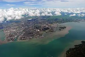 Die Gemeinde Balasan und die Bancal-Bucht im Vordergrund