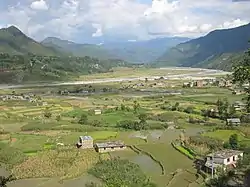 Blick auf Sipaghat und den Fluss Indrawati