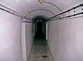 Verbindungsgang in einem nach 1945 ausgebauten größeren Befestigungswerk des Vallo Alpino in der Nähe des Südtiroler Ortes Gossensaß