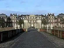 Schloss Nordkirchen, heute Fach­hoch­schule und Museum, 1903–1932 im Familien­besitz, 1932–1959 in mittelbarem Besitz der Arenberg-Nordkirchen GmbH
