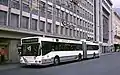 Niederfluriger Obus, Baujahr 1992, am Südtiroler Platz (Hauptbahnhof)