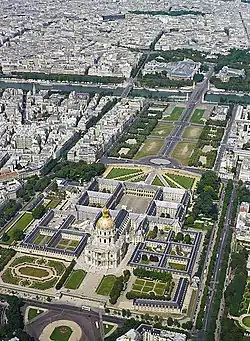 Hôtel des Invalidesnach dem das Viertel benannt ist.