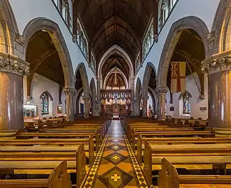 Blick in die Kirche zum Chor