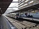 Bahnsteige an der Chūō-Hauptlinie