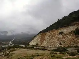 Eine Straße im Vorgebirge