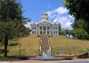 Jackson County Courthouse, gelistet im NRHP mit der Nr. 79001727
