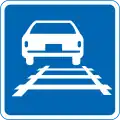 402: Fahren auf den Straßenbahngleisen erlaubt