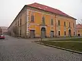 ehem. Artillerie Zeughaus in Josefstadt (2015 noch existent)Koordinate 50° 20′ 22″ N, 15° 55′ 40″ O50.33944444444415.927777777778