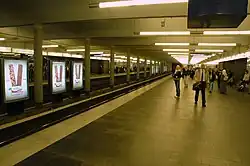 Der U-Bahnhof Jernbanetorget unmittelbar nördlich der Sentralstasjon