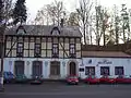 Ortsmitte, Jugendstilfassade.