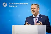Porträt vom Dachdeckermeister Jörg Dittrich, der seit 2012 Präsident der Handwerkskammer Dresden ist