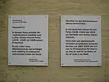 Zweisprachiger Hinweis am Haus, in dem Fehrs seine letzten Lebensjahre verbrachte