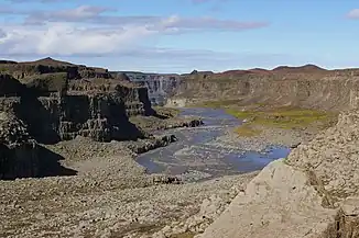 Schlucht Jökulsárgljúfur unterhalb des Dettifoss
