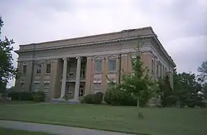 Das Jones County Courthouse in Ellisville, gelistet im NRHP Nr. 94001307