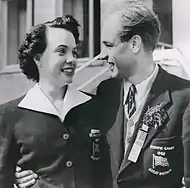 Bronzemedaillengewinnerin June Foulds im Jahr 1952 mit ihrem späteren Mann, dem britischen Fechter Raymond Paul