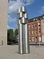 Moderne Stele aus rostfreiem Stahl (Mobile Plastik ohne Titel von Günter Tollmann, 1973)