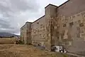 Kızılören Han, Südmauer