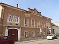 Ehemaliges Erzherzog-Albrecht-Versorgungshauses oder Albrechtinum (1856),  heute ein Wohnhaus