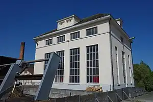 Kraftwerk und Hochkamin