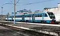 Eine dreiteilige Version des RA2 mit einer Karosserie ohne geriffelten Blechen in der Station Kaluga