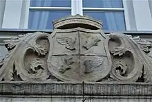 Wappenrelief am Schloss Kamnitz in Kamieniec (Kłodzko), Niederschlesien