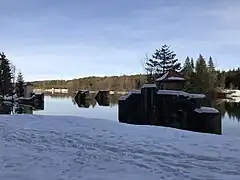 Ruinen im ehemaligen Einströmbereich des Kanalkraftwerkes