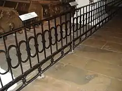 Bodenplatten: Kaiserstein  mit blauen Einschlüssen