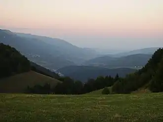 Blick vom Pass Richtung Osten ins Lašva-Tal