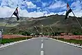 Kargil War Memorial mit Tololing Ranges im Hintergrund bei Dras