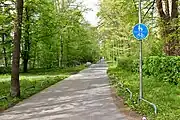 Knielinger Allee als selbständig geführter gemeinsamer Geh- und Radweg