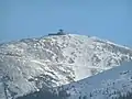 Schneekoppe (1602 m), der höchste Gipfel neben dem Wanderweg