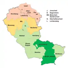 Bauweise Wohnhaus-Stallscheune:  ●  grün: Getrenntbauweise sehr häufig   ●  hellgrün: überwiegend Getrenntbauweise   ●  orange: ausgeglichenes Verhältnis  ●  rot: überwiegend Kreuzfirsthäuser