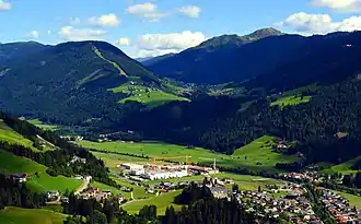 Blick zum Kartitscher Sattel (Mitte) über Heinfels