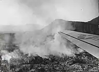 Blick auf die verwüstete Insel Kefalonia von einem Flugzeug mit Hilfsgütern