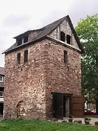Reste des Turms von St. Dionysius