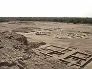 Blick von der westlichen Deffufa auf die Ruinen der antiken Stadt