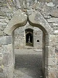Kilfane Church mit "Ogee-Portal"